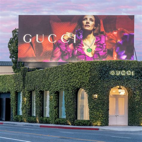 meuble salon gucci|exclusive gucci storefront.